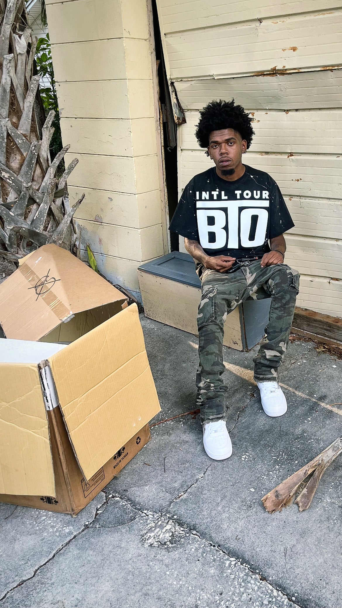 BTO “INTLT” T-shirt